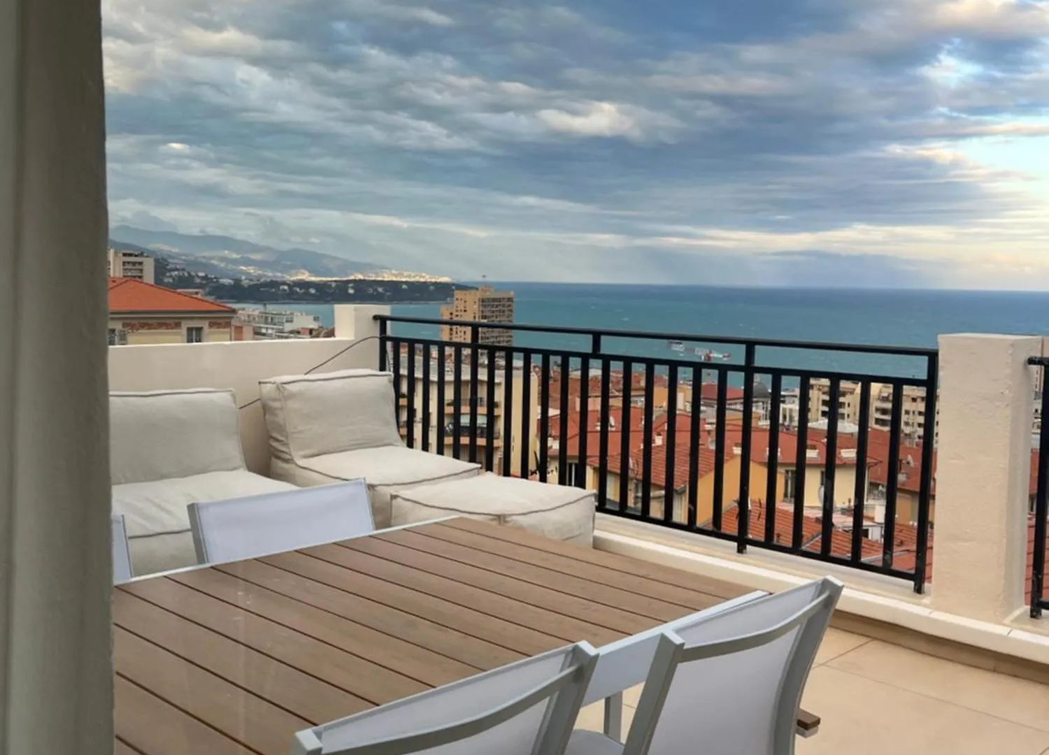 Beaunaco - Wellness Penthouse Beausoleil Francie